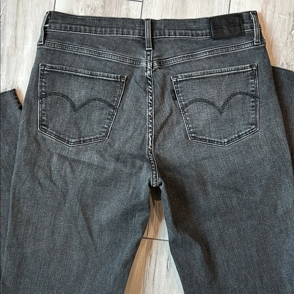 Levi's Premium 724 high rise straight leg jeans in black size 30